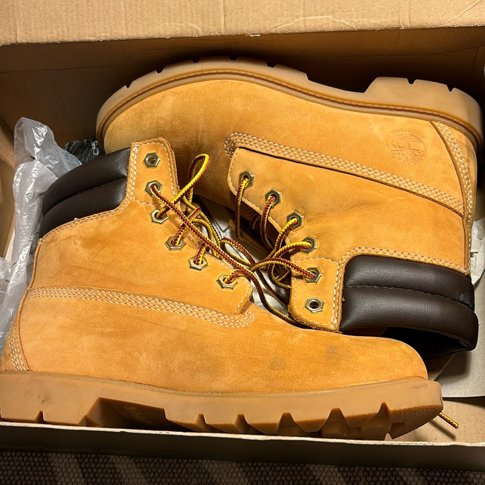 Timberland Boots Women’s size 6